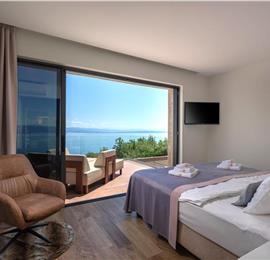 4 Bedroom Villa with Salt Water Pool, Private mini golf course and Rooftop Terrace near Opatija, Sleeps 8